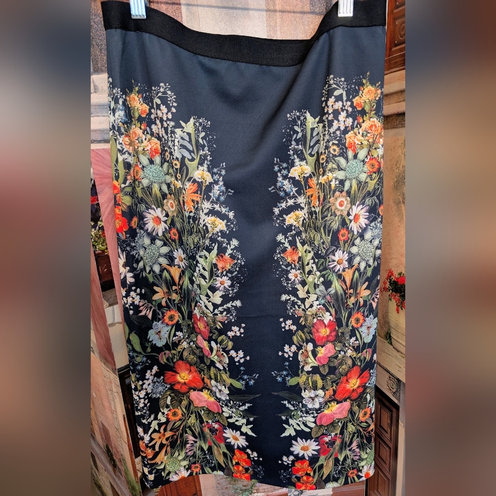 Forever 21 Floral Pencil Skirt - Black and Multicolor NWOT